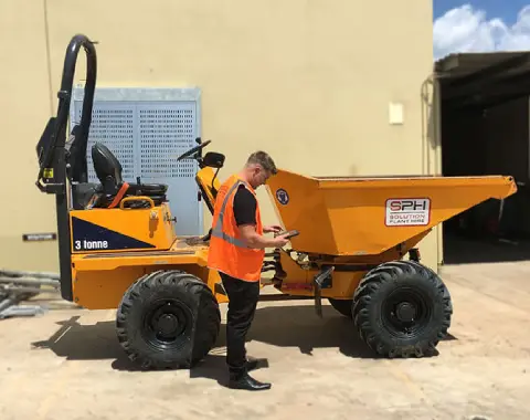 Dry Hire vs Wet Hire in Brisbane_ Choosing Right