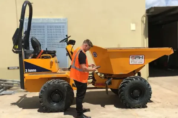 Dry Hire vs Wet Hire in Brisbane_ Choosing Right